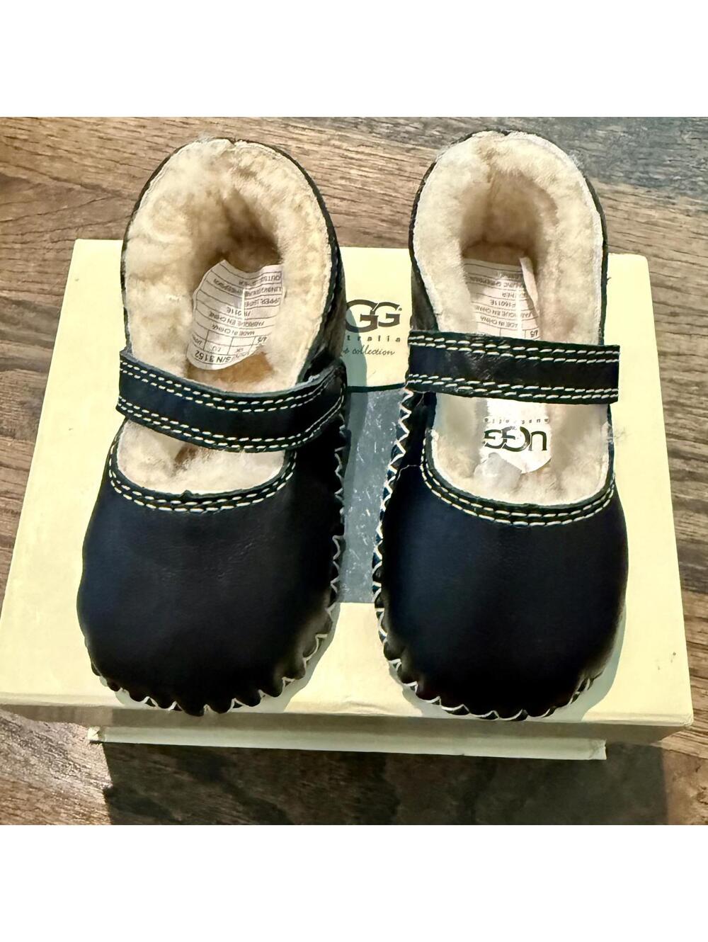 NIB UGG Baby Girl Honey B Black Leather Mary Jane Shoes Size 4/5
